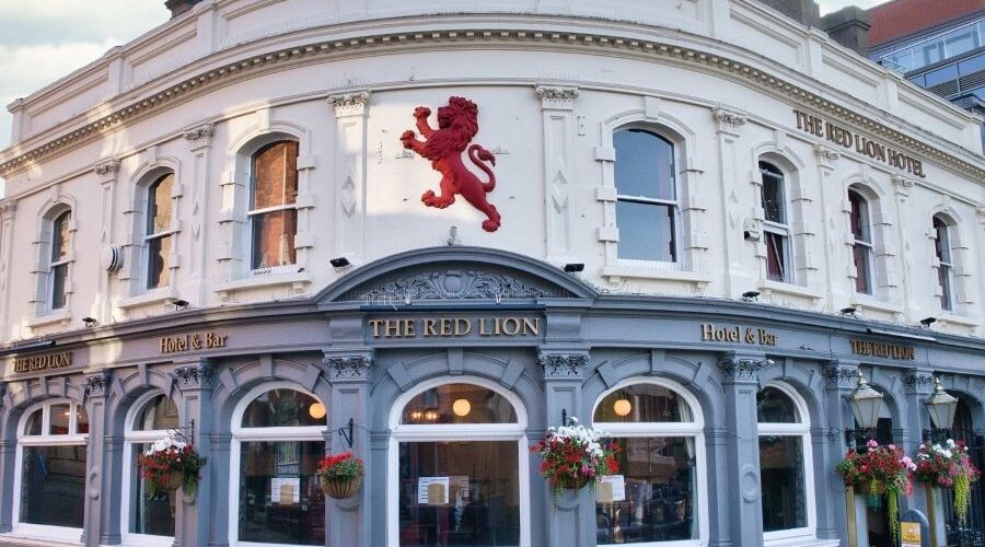 Stay in Comfort and Style at The Red Lion Hotel in London