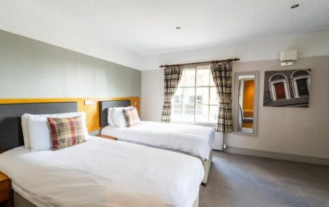 The Red Lion: The Best Cheap Hotel in Luton for Comfort and Value